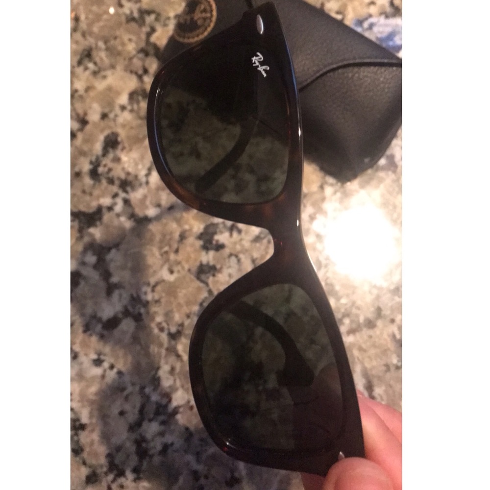 Women’s wayfarer ray bans